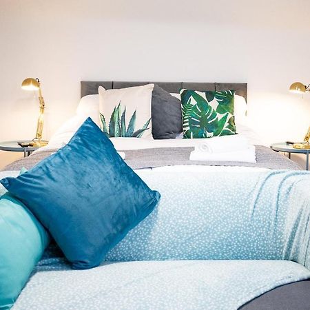 Elmo River Studios - 6 En-Suites In Wallasey - Easy Parking - Short And Long Stays Welcome Kültér fotó