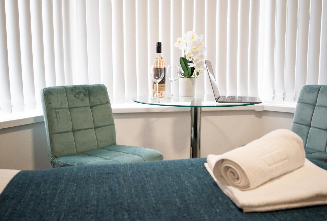 Elmo River Studios - 6 En-Suites In Wallasey - Easy Parking - Short And Long Stays Welcome Kültér fotó