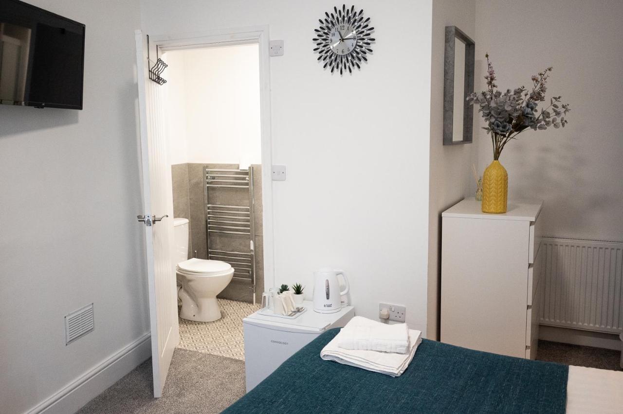 Elmo River Studios - 6 En-Suites In Wallasey - Easy Parking - Short And Long Stays Welcome Kültér fotó