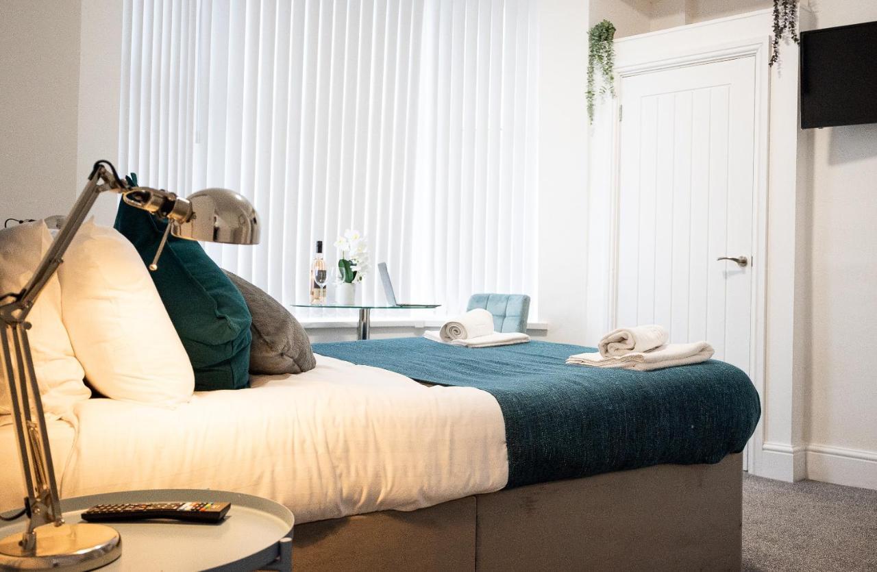 Elmo River Studios - 6 En-Suites In Wallasey - Easy Parking - Short And Long Stays Welcome Kültér fotó