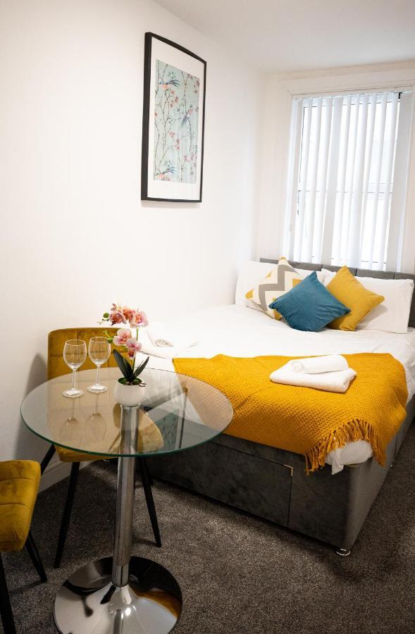 Elmo River Studios - 6 En-Suites In Wallasey - Easy Parking - Short And Long Stays Welcome Kültér fotó