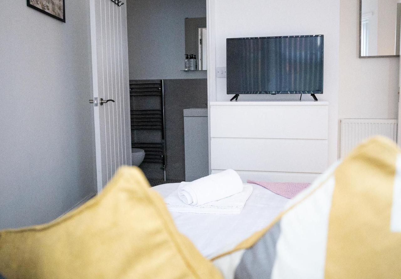 Elmo River Studios - 6 En-Suites In Wallasey - Easy Parking - Short And Long Stays Welcome Kültér fotó