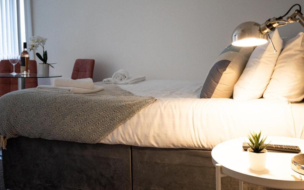 Elmo River Studios - 6 En-Suites In Wallasey - Easy Parking - Short And Long Stays Welcome Kültér fotó