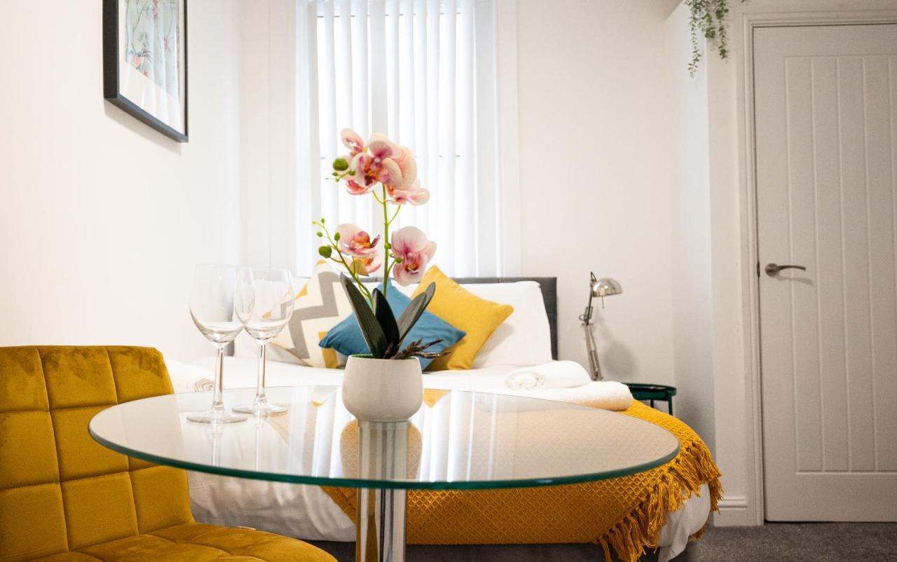 Elmo River Studios - 6 En-Suites In Wallasey - Easy Parking - Short And Long Stays Welcome Kültér fotó