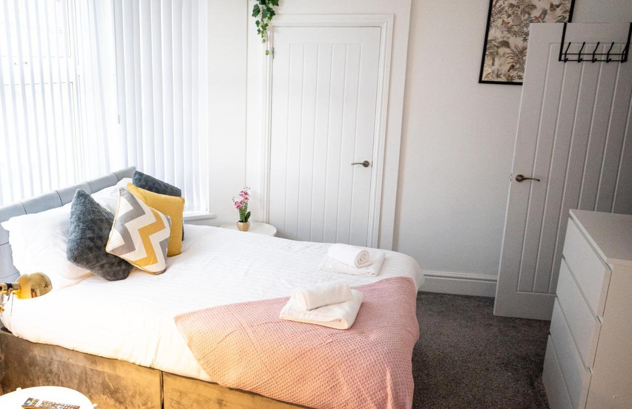 Elmo River Studios - 6 En-Suites In Wallasey - Easy Parking - Short And Long Stays Welcome Kültér fotó