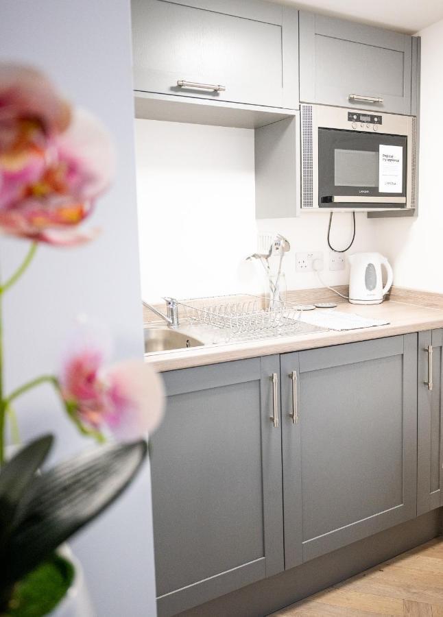 Elmo River Studios - 6 En-Suites In Wallasey - Easy Parking - Short And Long Stays Welcome Kültér fotó